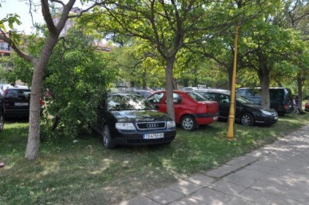 Week-end de foc în Mamaia: staţiunea a fost plină, parcările au fost teroare